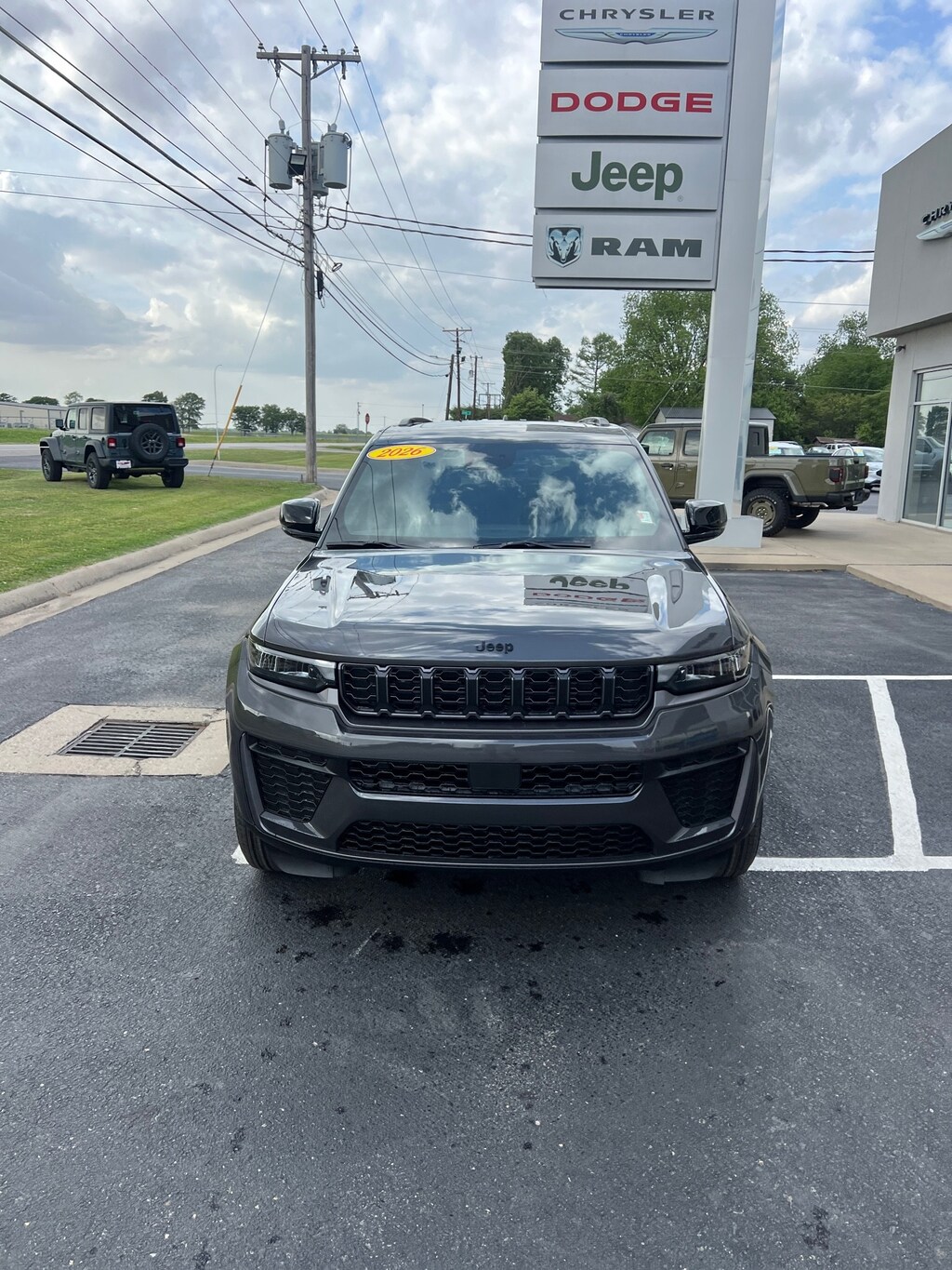 New 2026 Jeep Grand Cherokee Laredo Sport Utility
