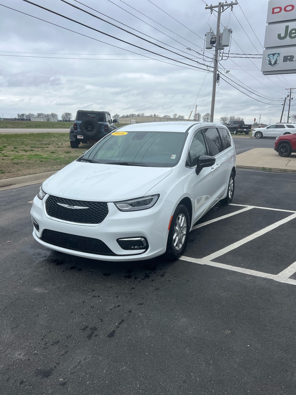 New 2026 Chrysler Pacifica Select Passenger Van