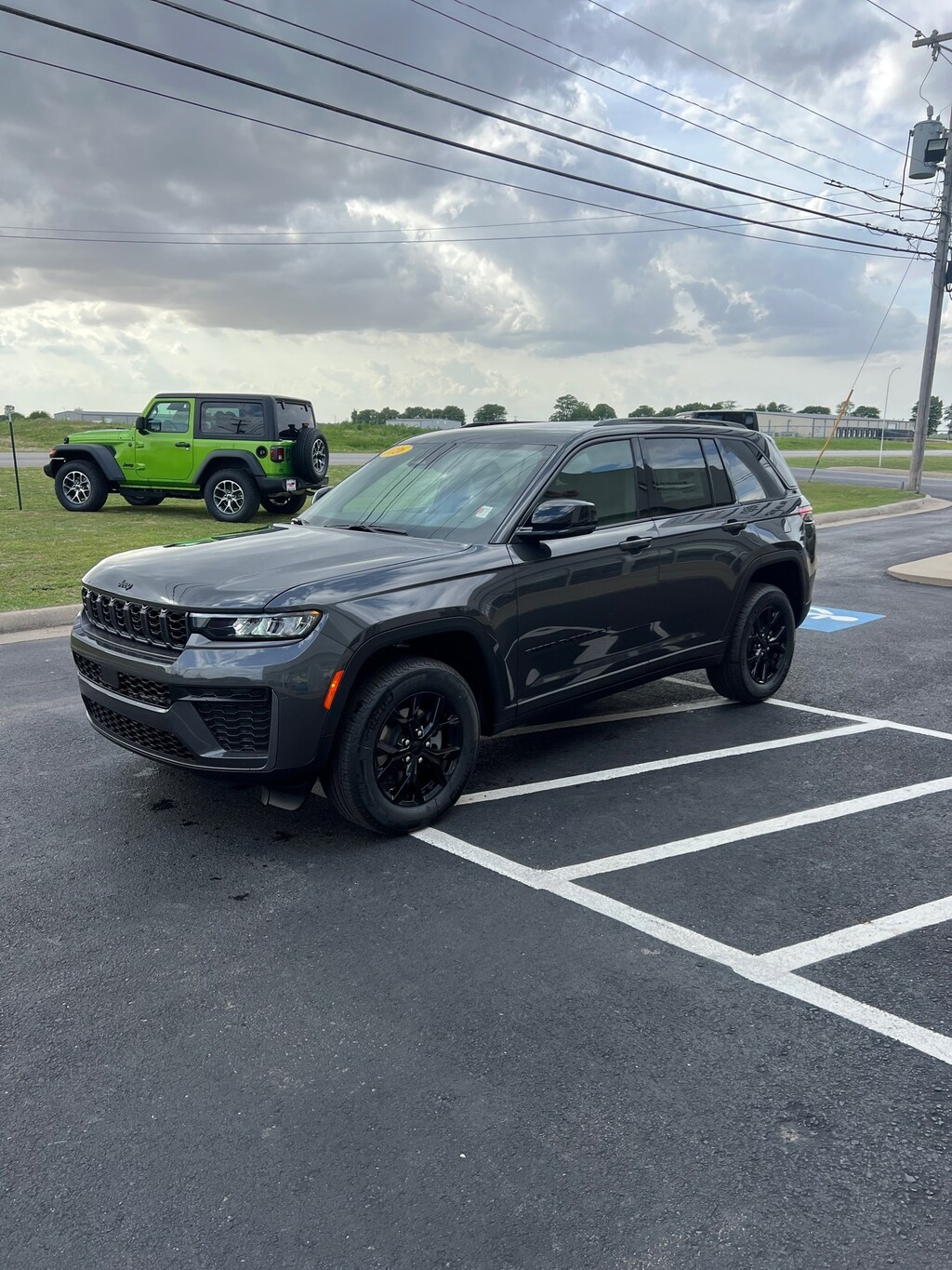 New 2026 Jeep Grand Cherokee Laredo Sport Utility
