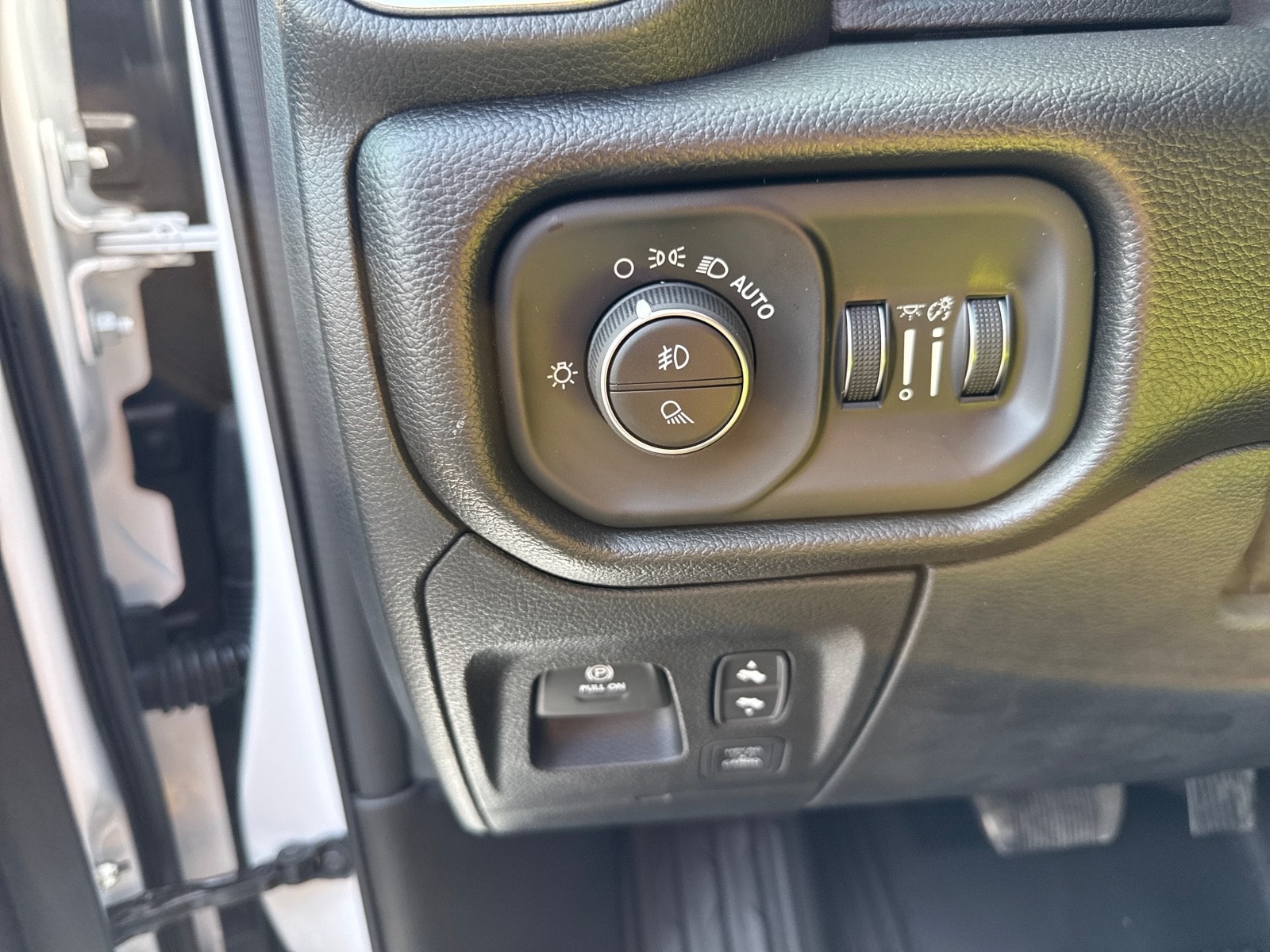 2026 RAM 1500 Laramie - Photo 20