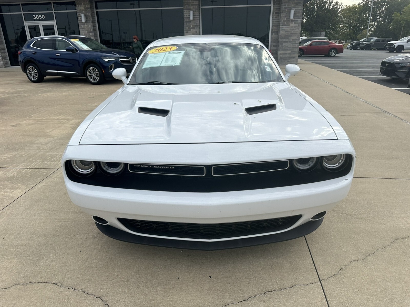 2023 Dodge Challenger SXT photo 2