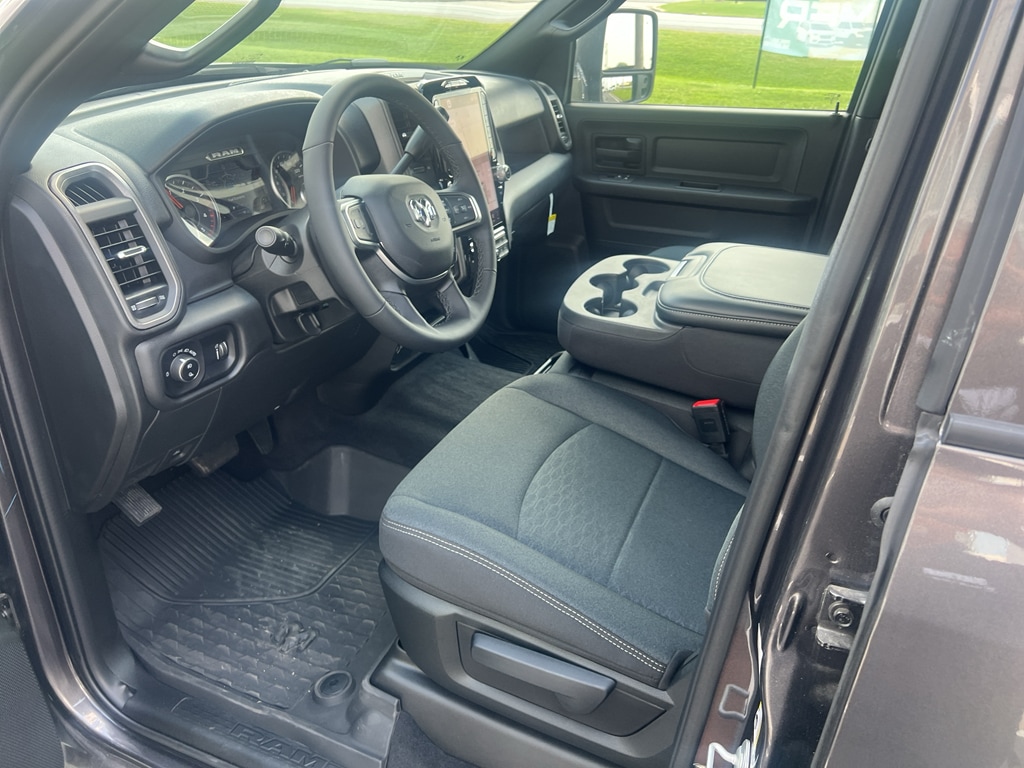 2025 RAM 2500 Tradesman - Photo 24