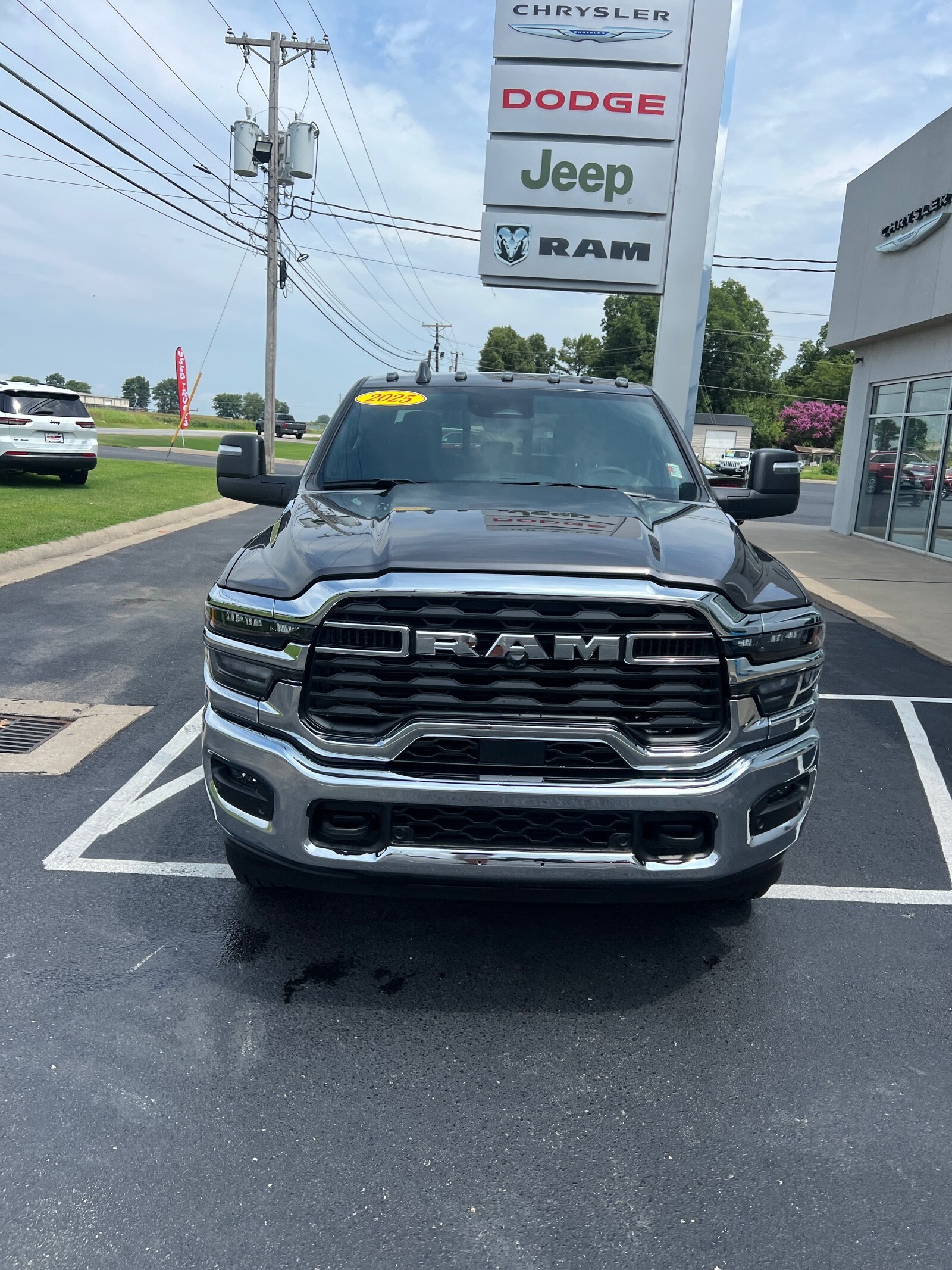 2025 Ram 2500 Tradesman photo 3