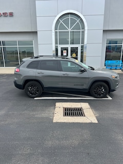 2023 Jeep Cherokee Altitude Lux SUV