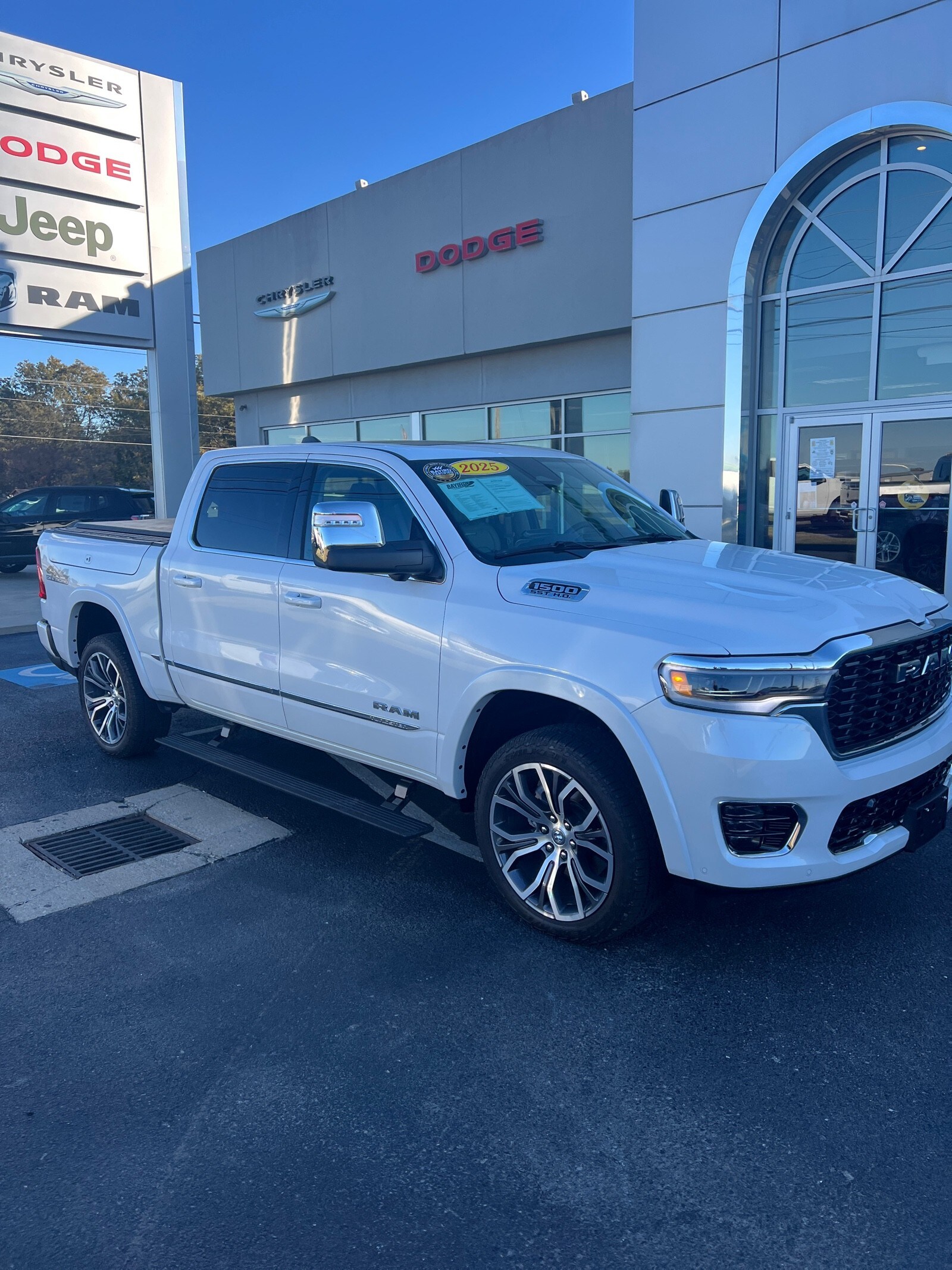 2025 Ram 1500 photo 3