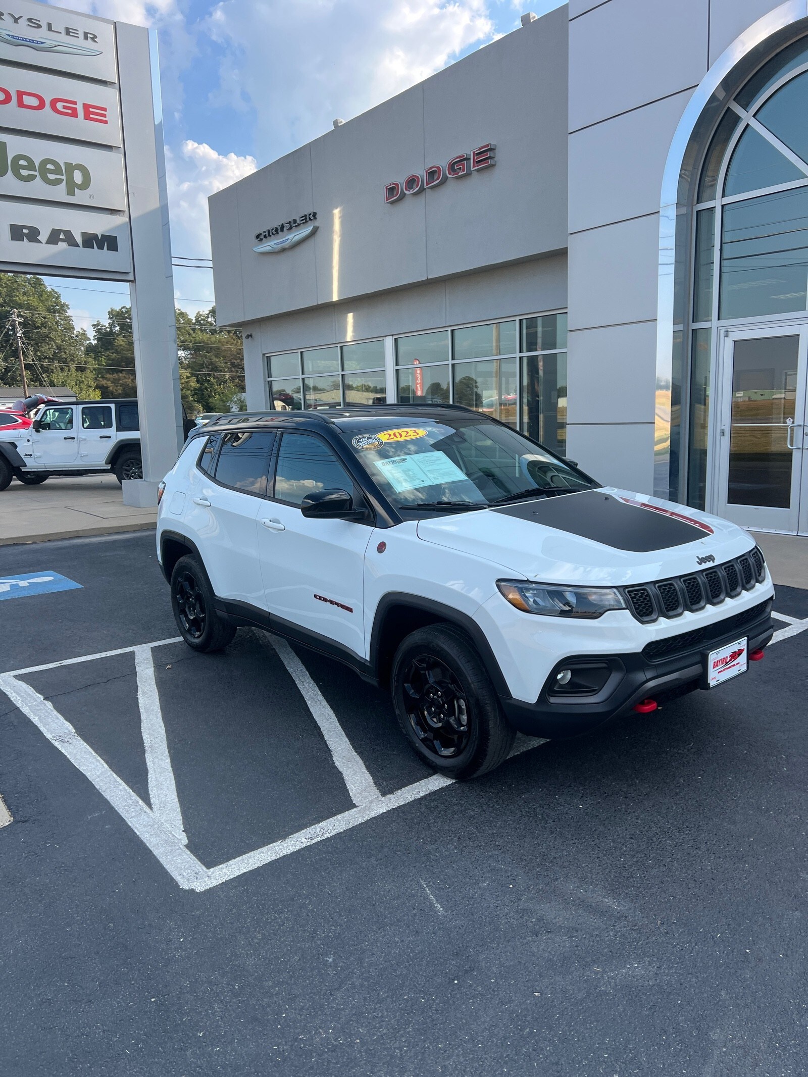 2023 Jeep Compass Trailhawk photo 3