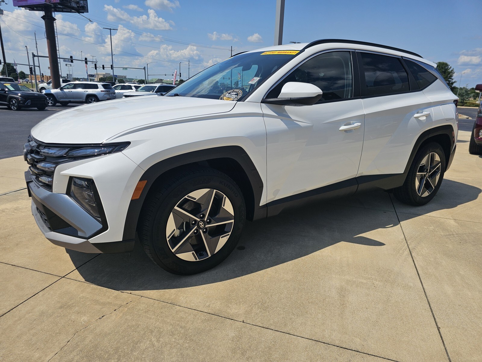 2025 Hyundai Tucson SEL photo 2