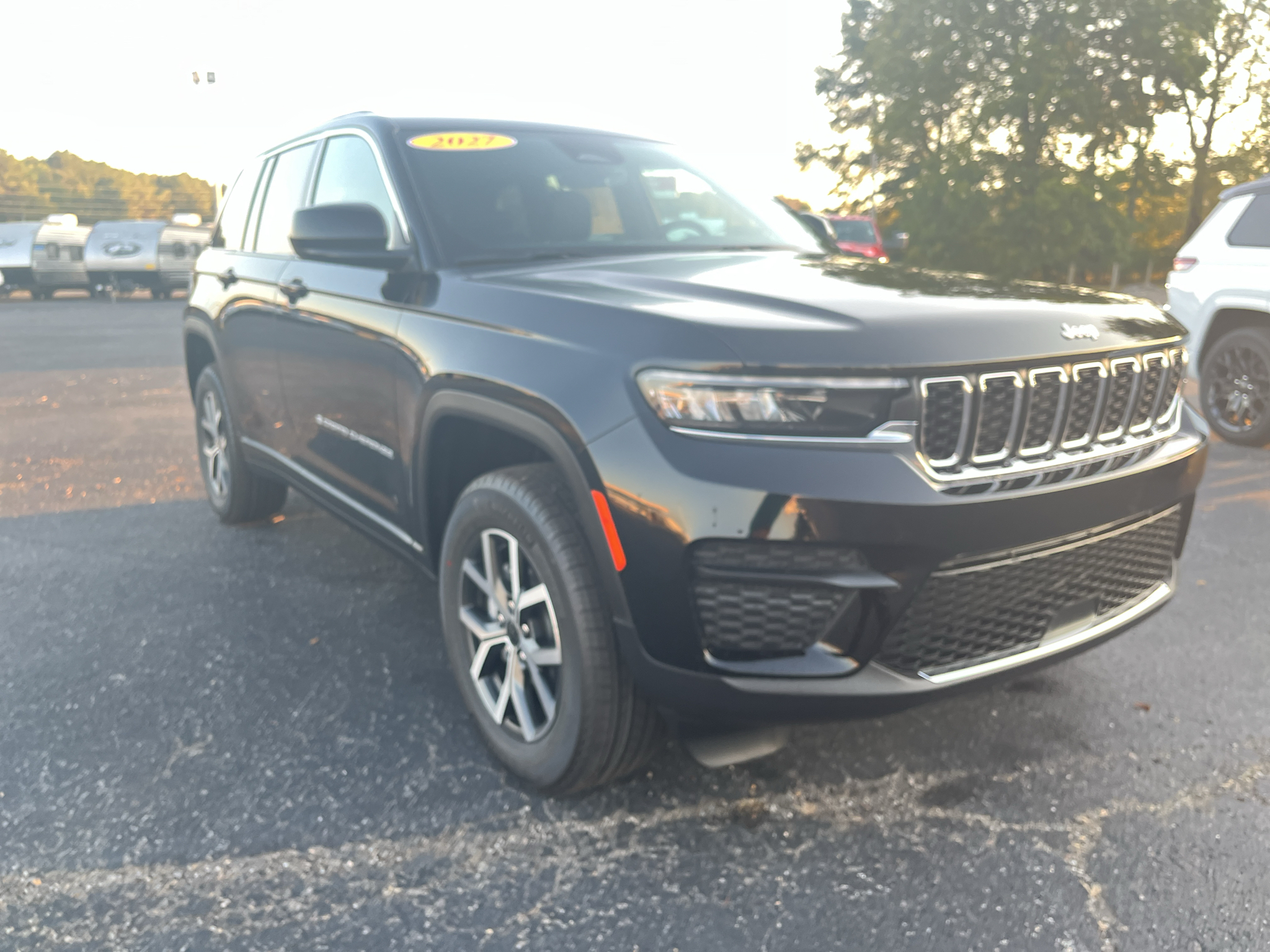 New 2027 Jeep Grand Cherokee Laredo Sport Utility