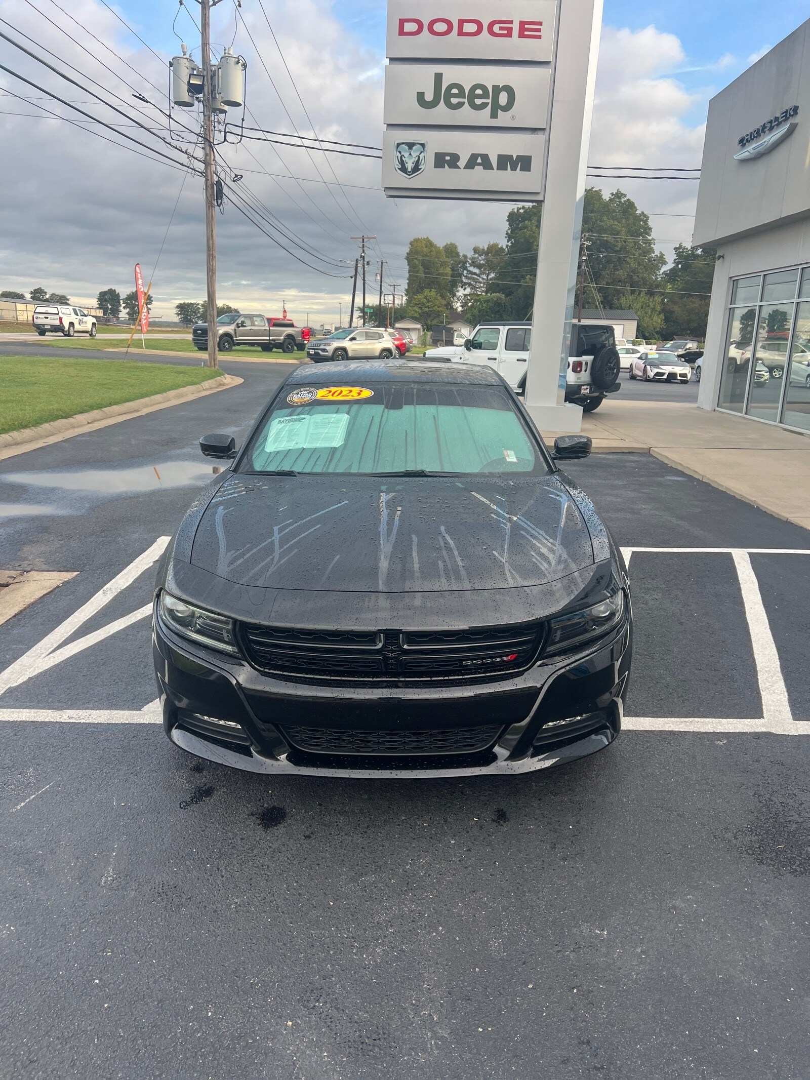 2023 Dodge Charger SXT photo 3