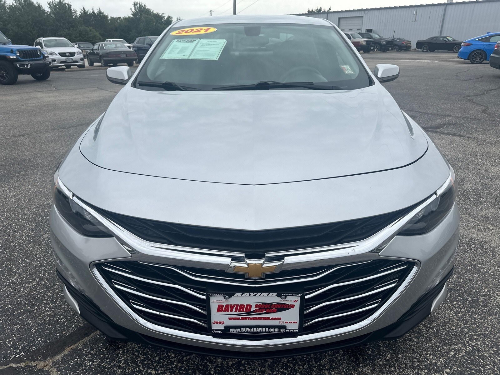 2021 Chevrolet Malibu photo 2
