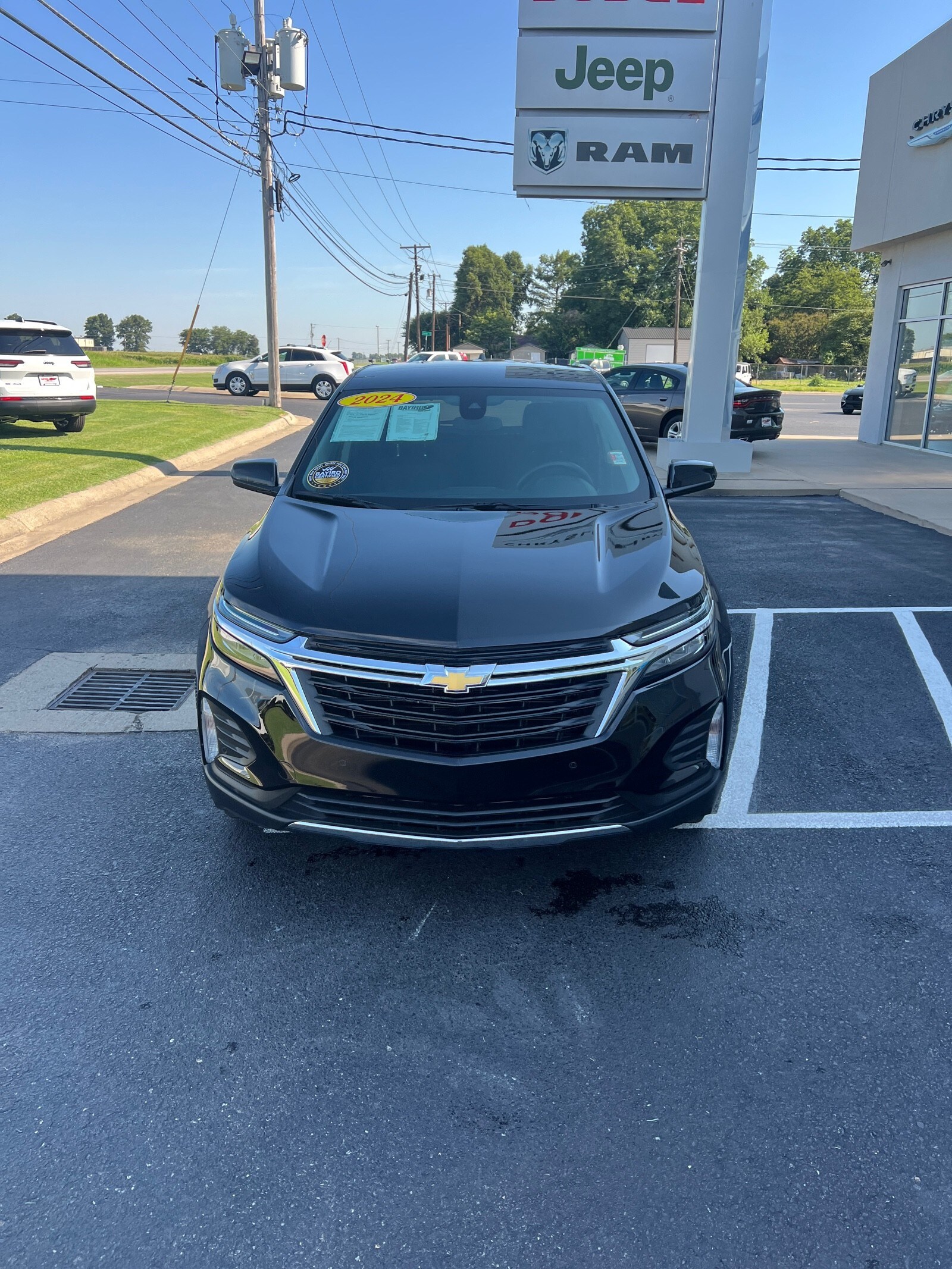 2024 Chevrolet Equinox LT photo 3