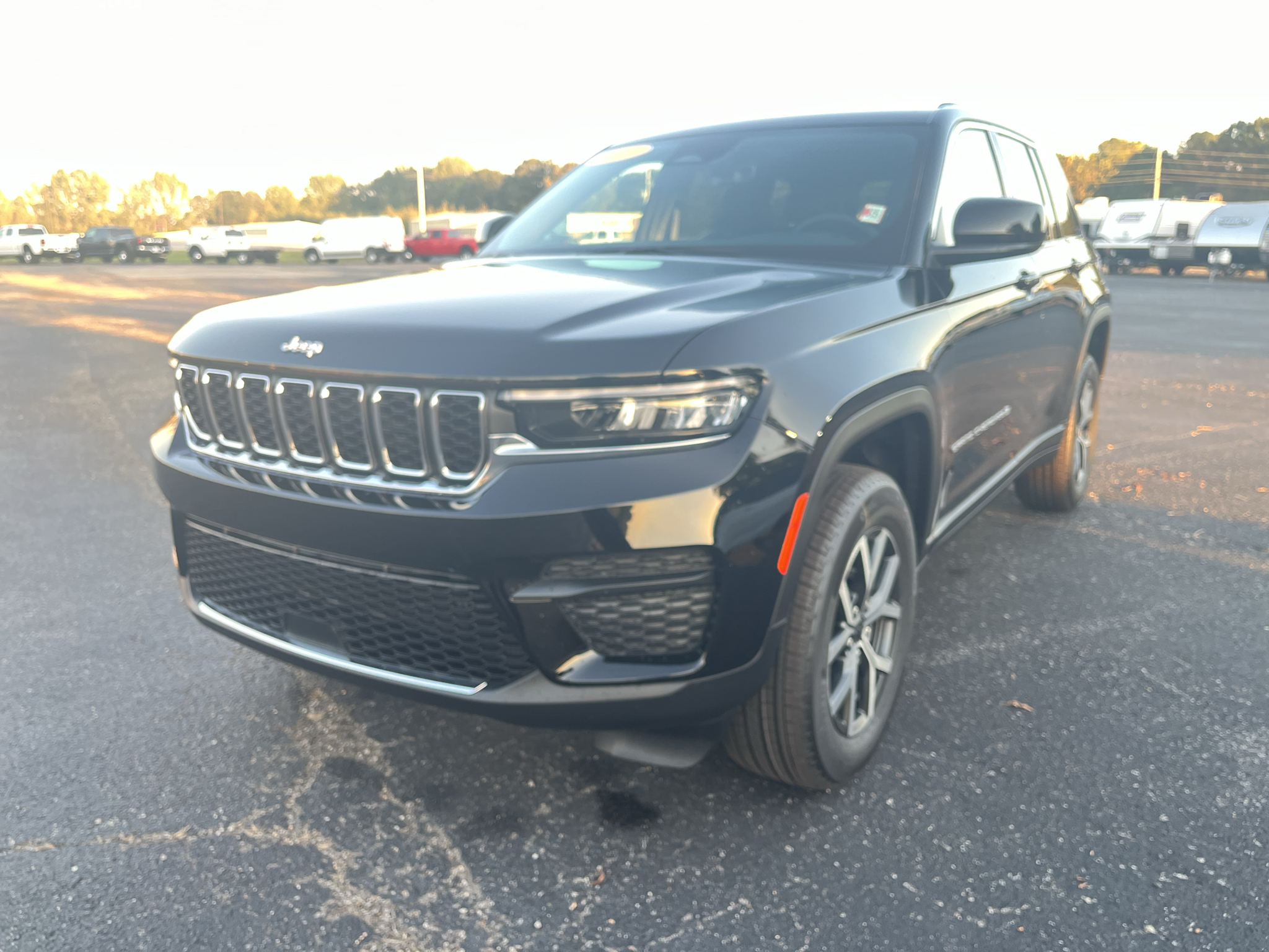 New 2027 Jeep Grand Cherokee Laredo Sport Utility