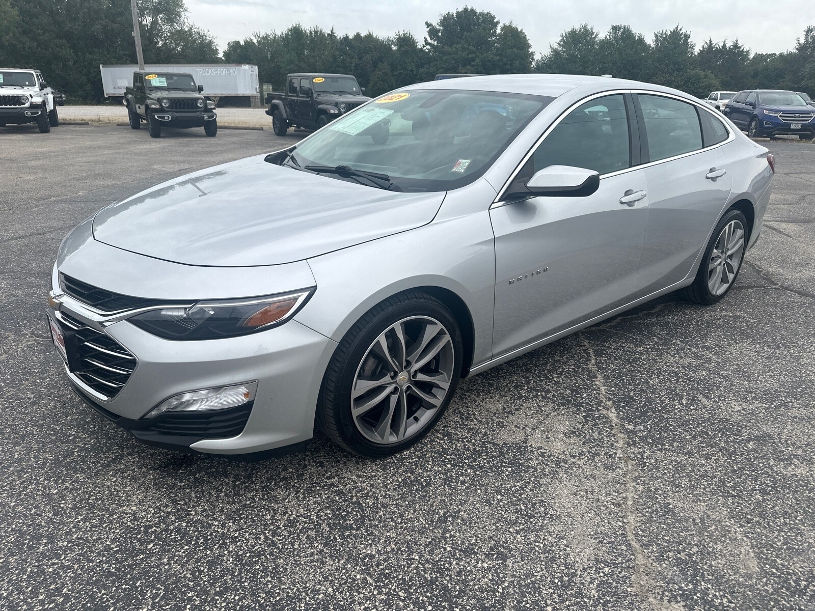 2021 Chevrolet Malibu photo 3