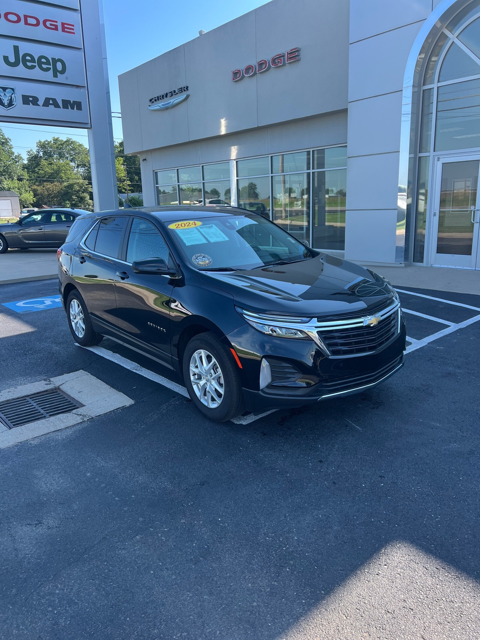 2024 Chevrolet Equinox LT photo 4