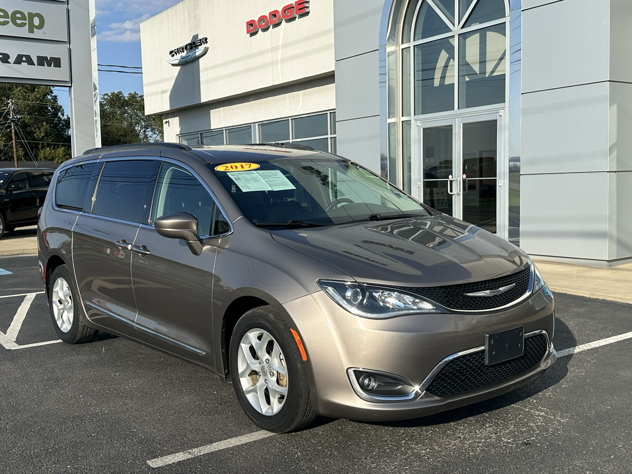  Chrysler Pacifica