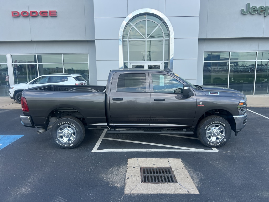 2025 RAM 2500 Tradesman - Photo 6