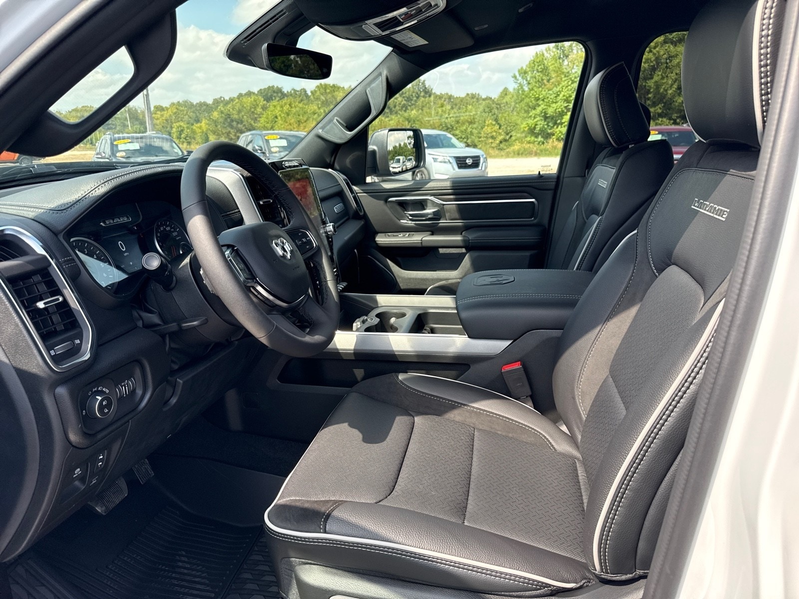 2026 RAM 1500 Laramie - Photo 11