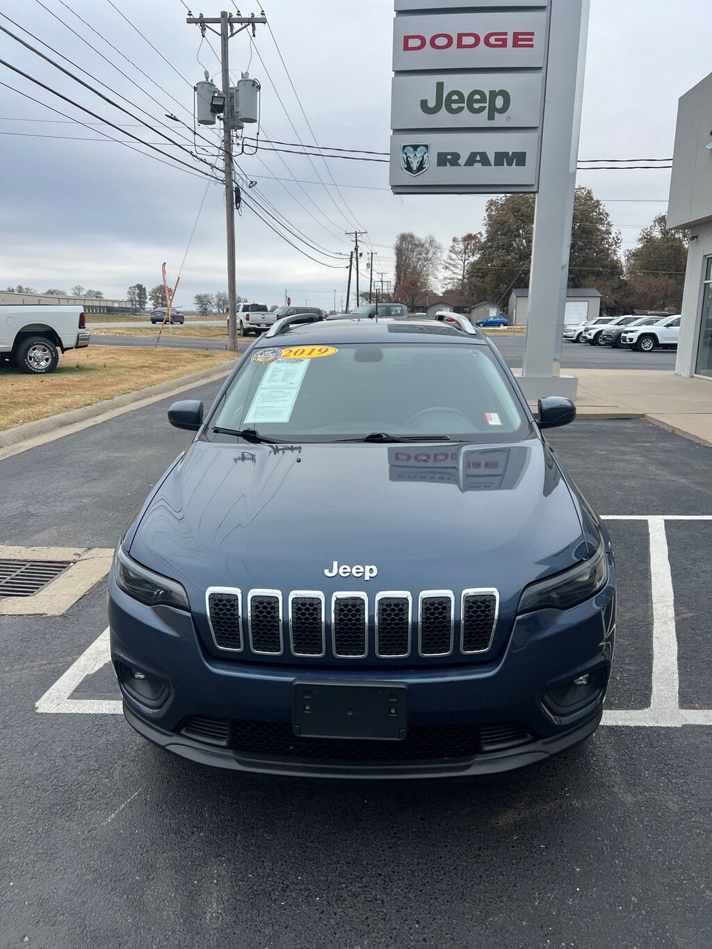 Used 2019 Jeep Cherokee Latitude 4x4 SUV
