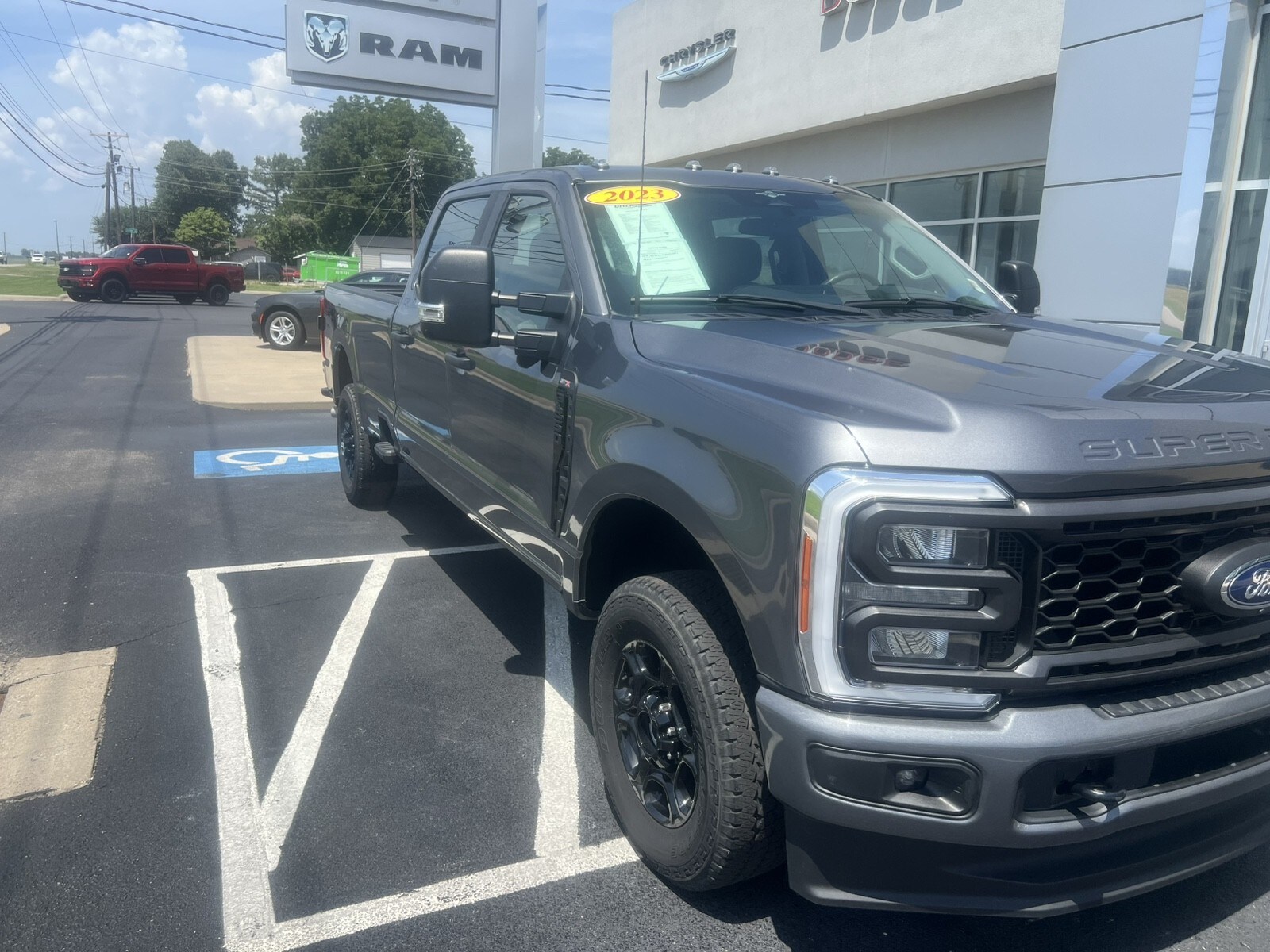 2023 Ford F-250 XL photo 4