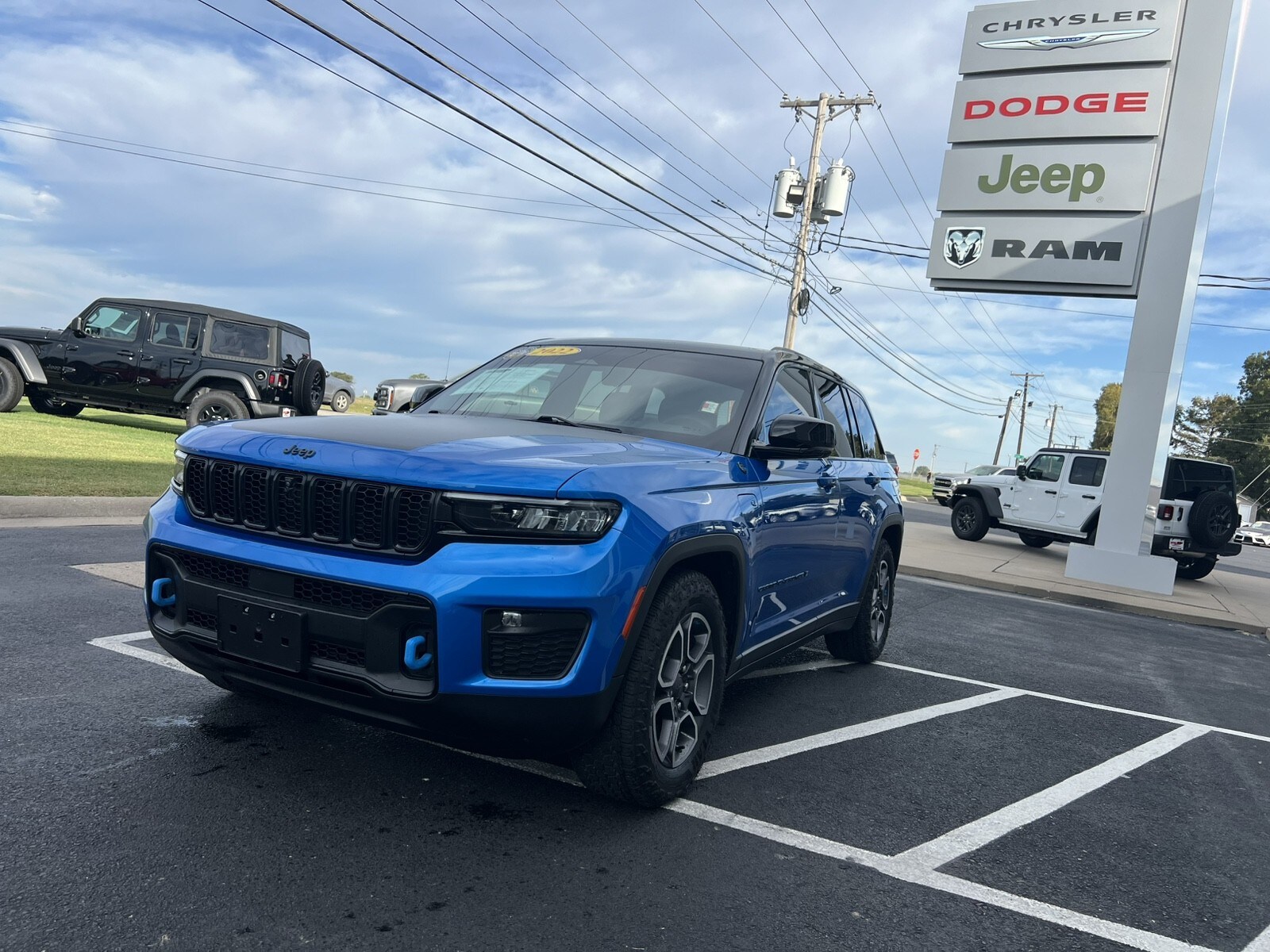 2022 Jeep Grand Cherokee Trailhawk 4xe photo 2