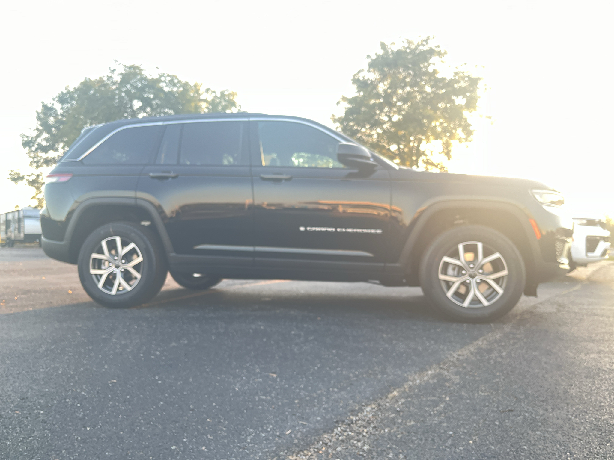New 2027 Jeep Grand Cherokee Laredo Sport Utility