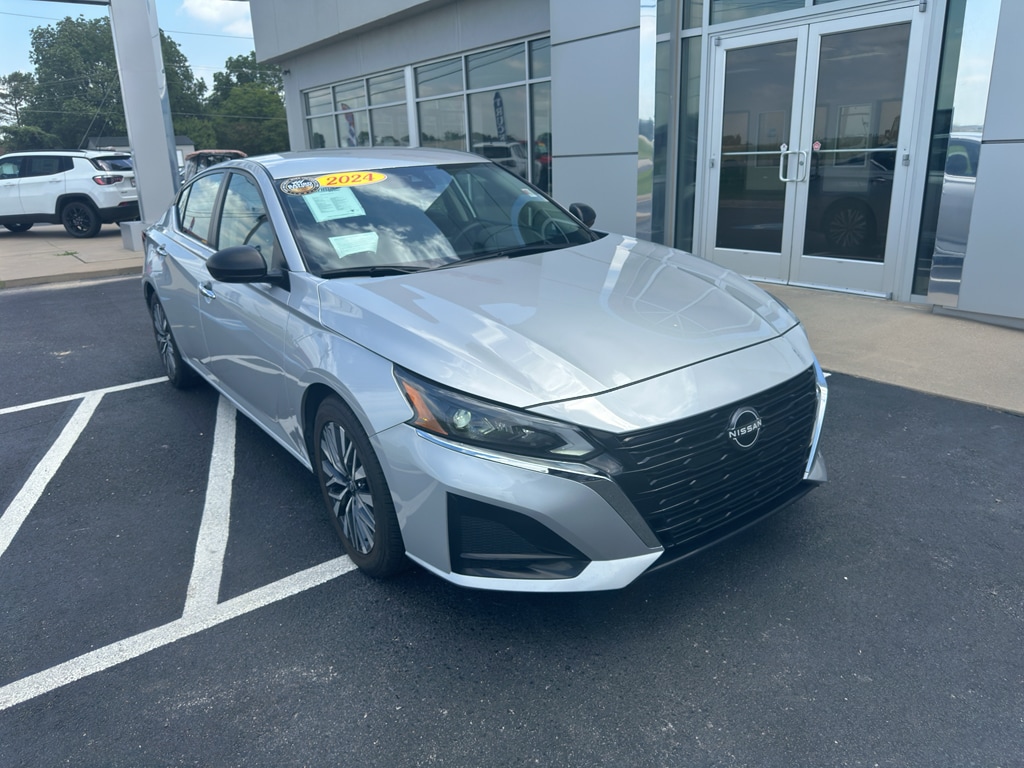 Used 2024 Nissan Altima 2.5 SV Sedan
