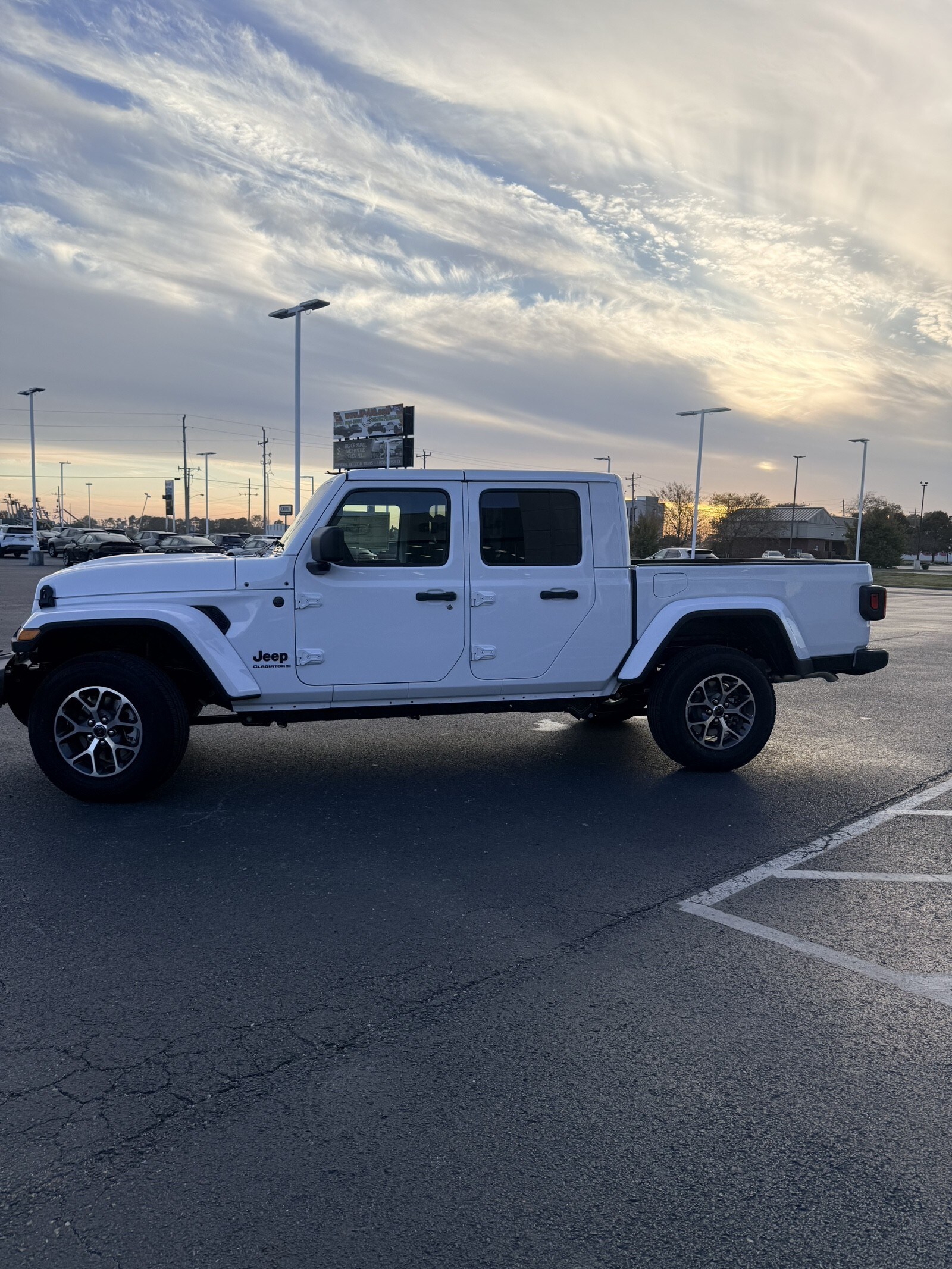 2026 Jeep Gladiator Sport S photo 2