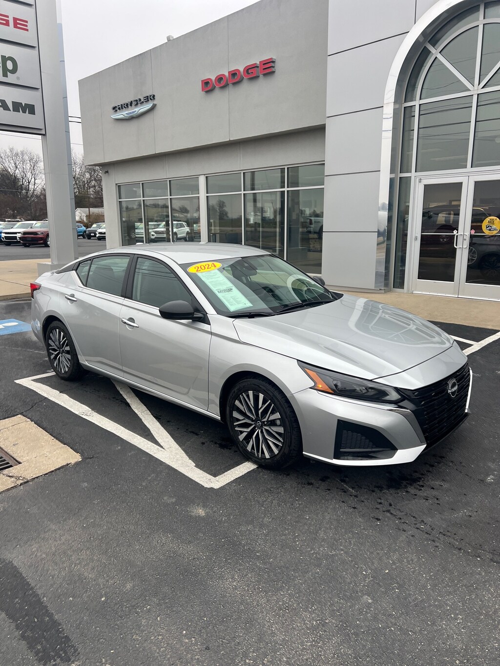 Used 2024 Nissan Altima 2.5 SV Sedan