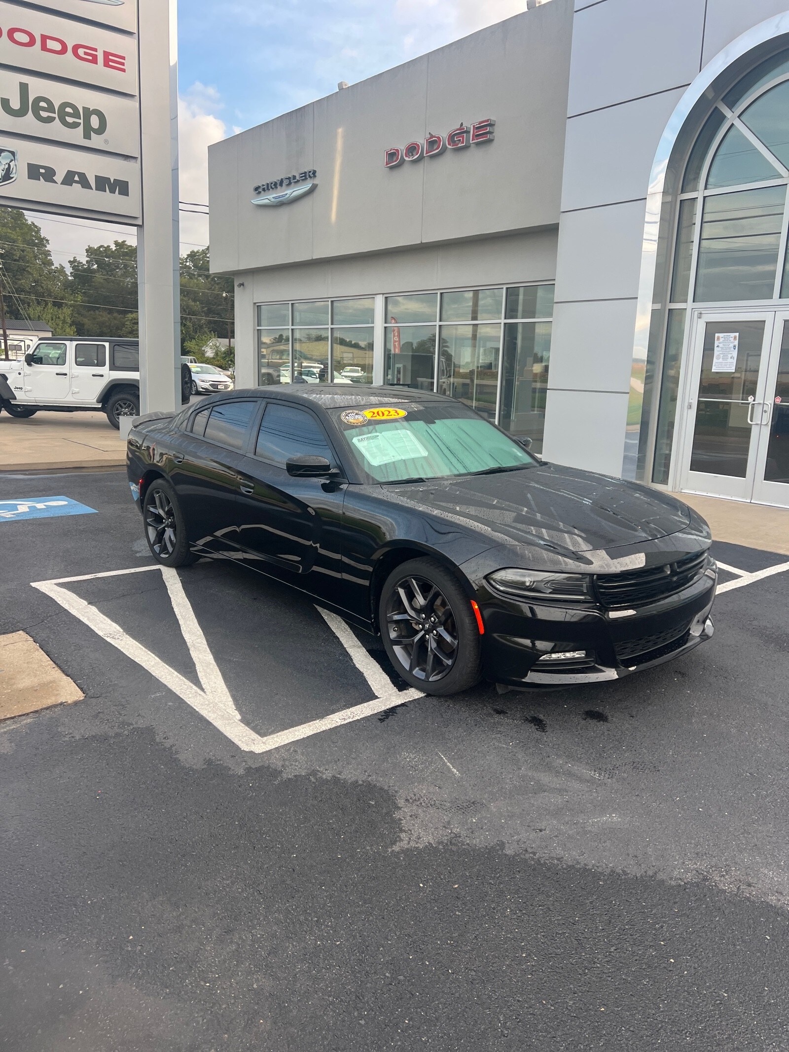 2023 Dodge Charger SXT photo 4
