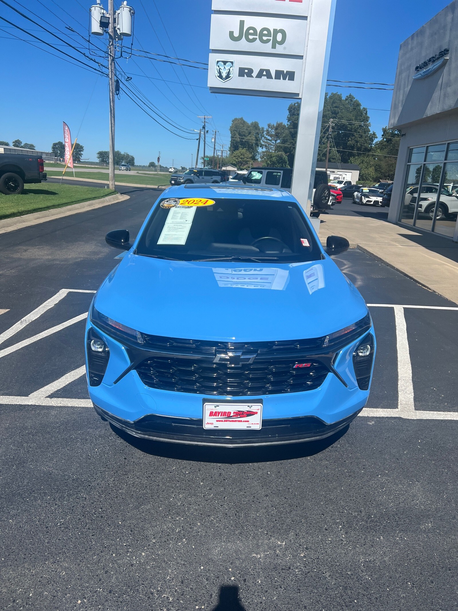 2024 Chevrolet Trax photo 2