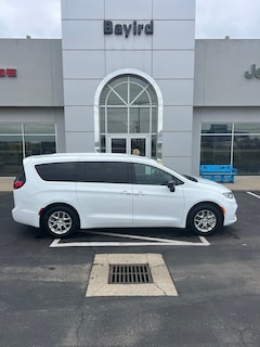 2026 Chrysler Pacifica SELECT Passenger Van