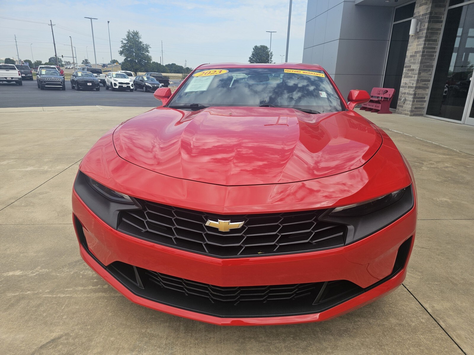 2023 Chevrolet Camaro 1LT photo 2
