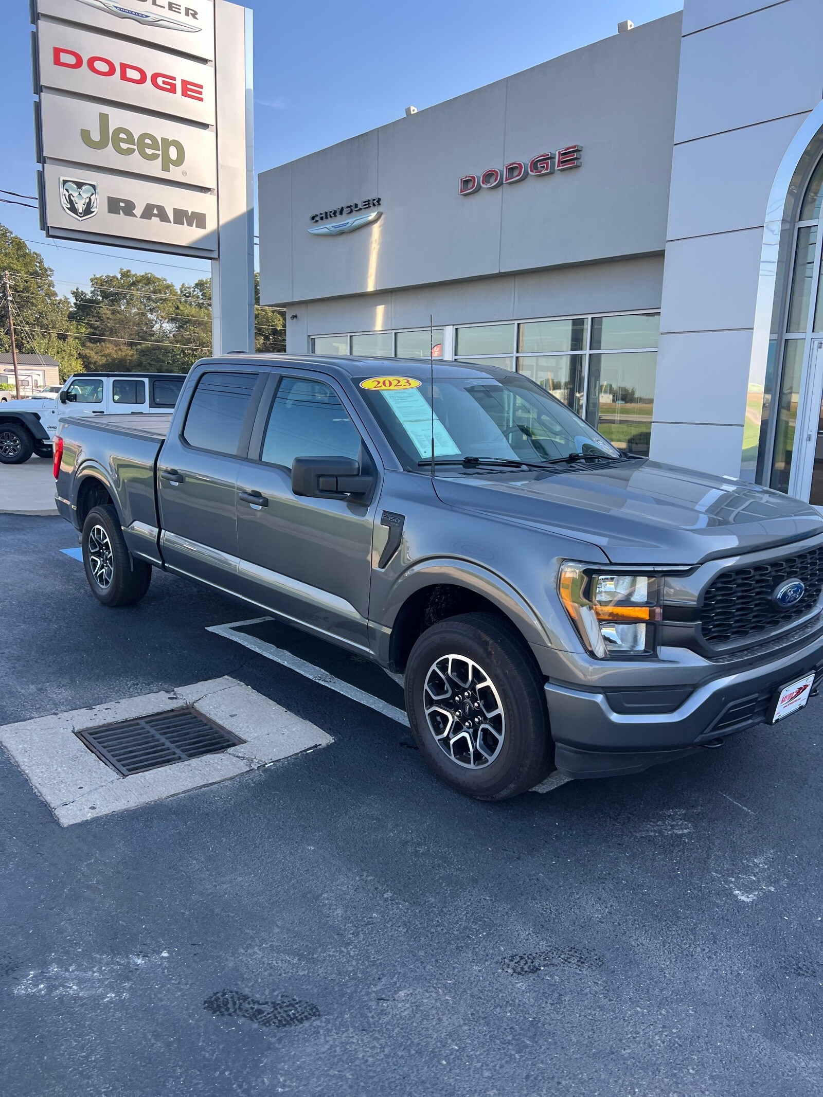 2023 Ford F-150 XL photo 3