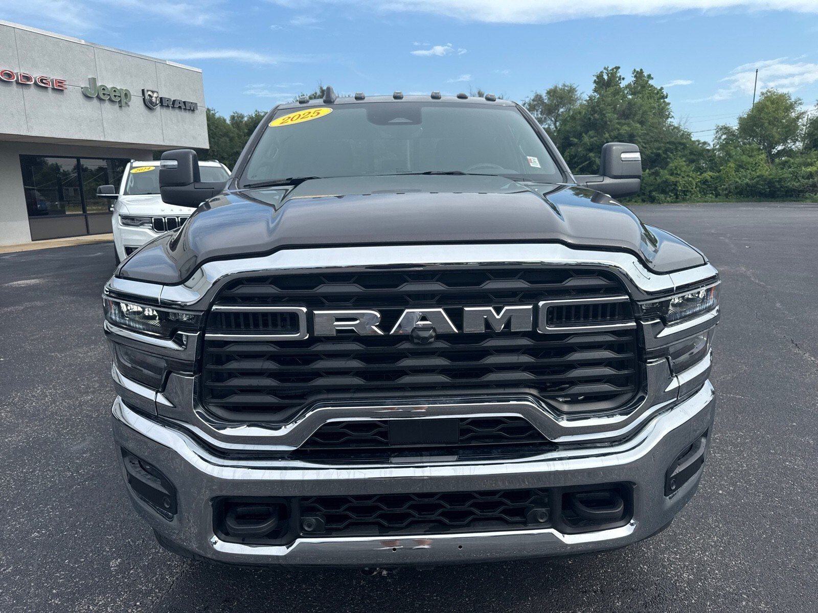 2025 Ram 2500 Tradesman photo 3