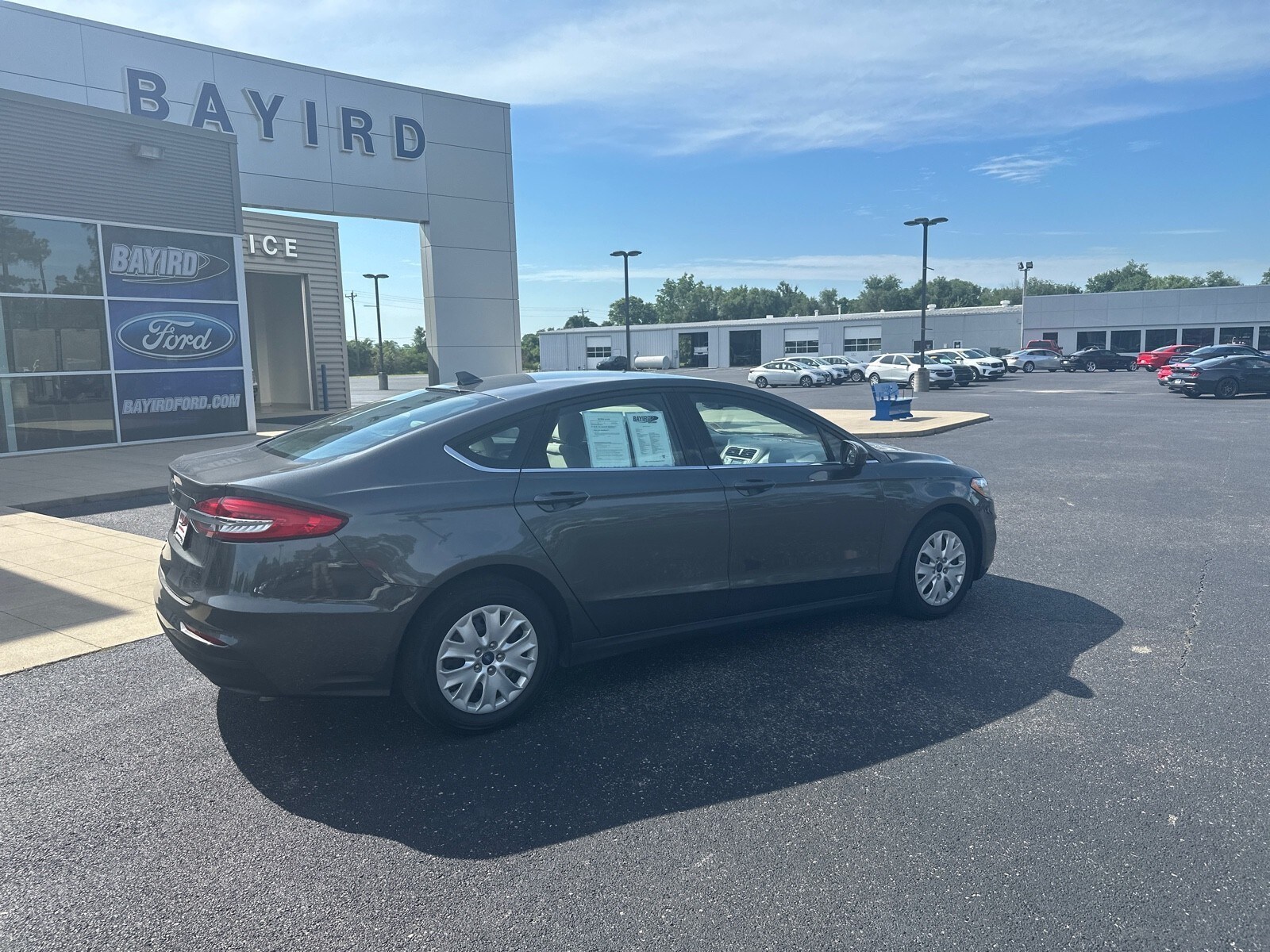 2020 Ford Fusion S photo 2