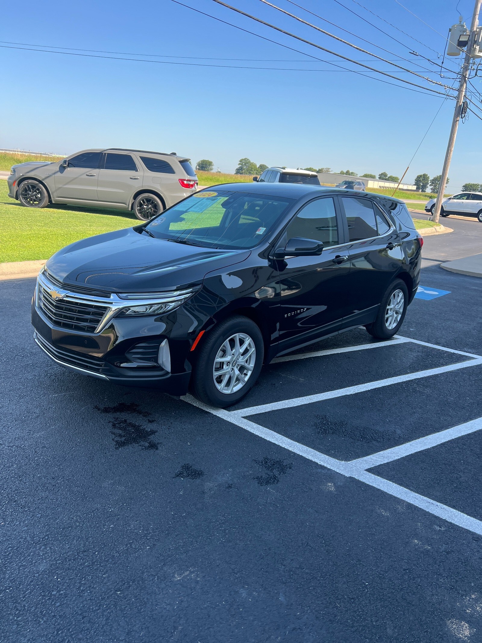2024 Chevrolet Equinox LT photo 2