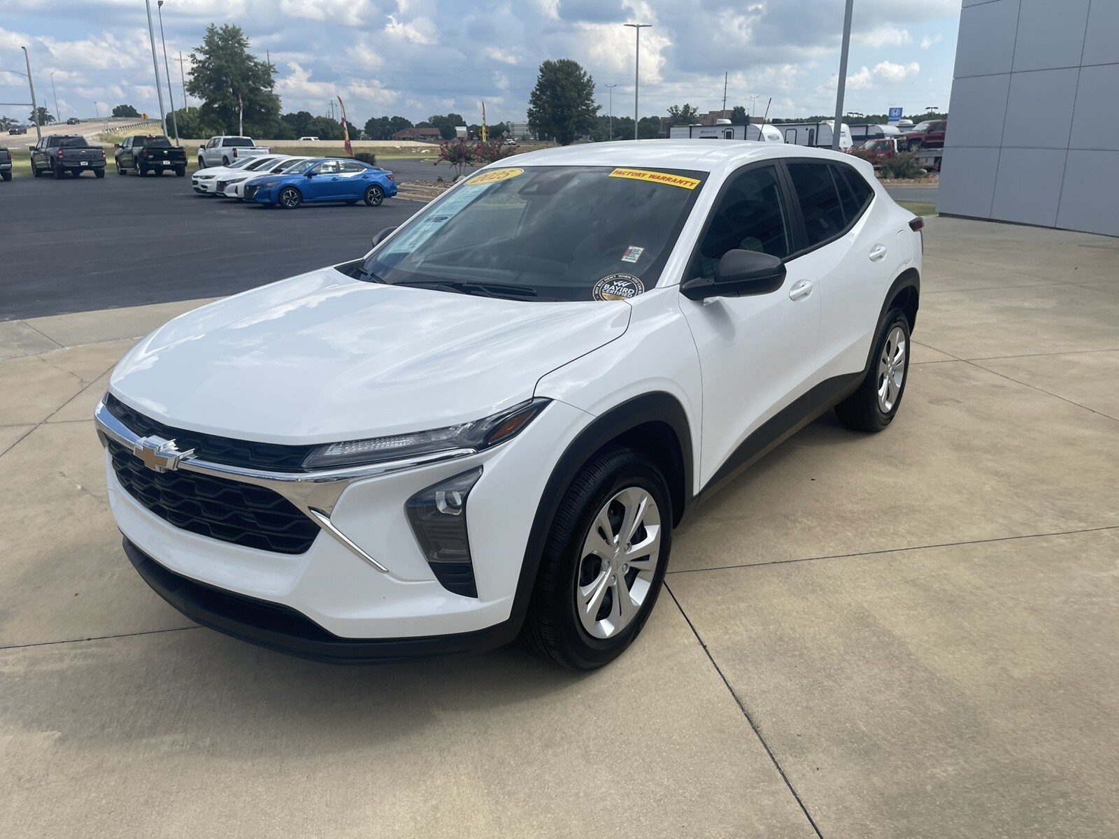 2025 Chevrolet Trax LS photo 3
