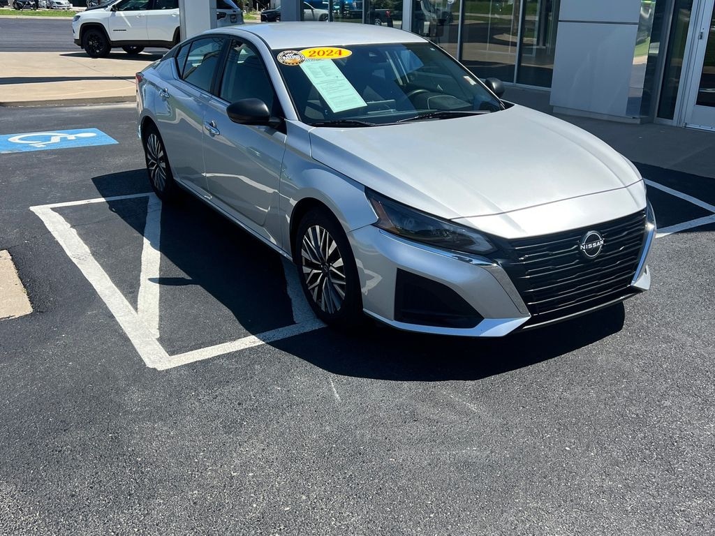 Used 2024 Nissan Altima 2.5 SV Sedan