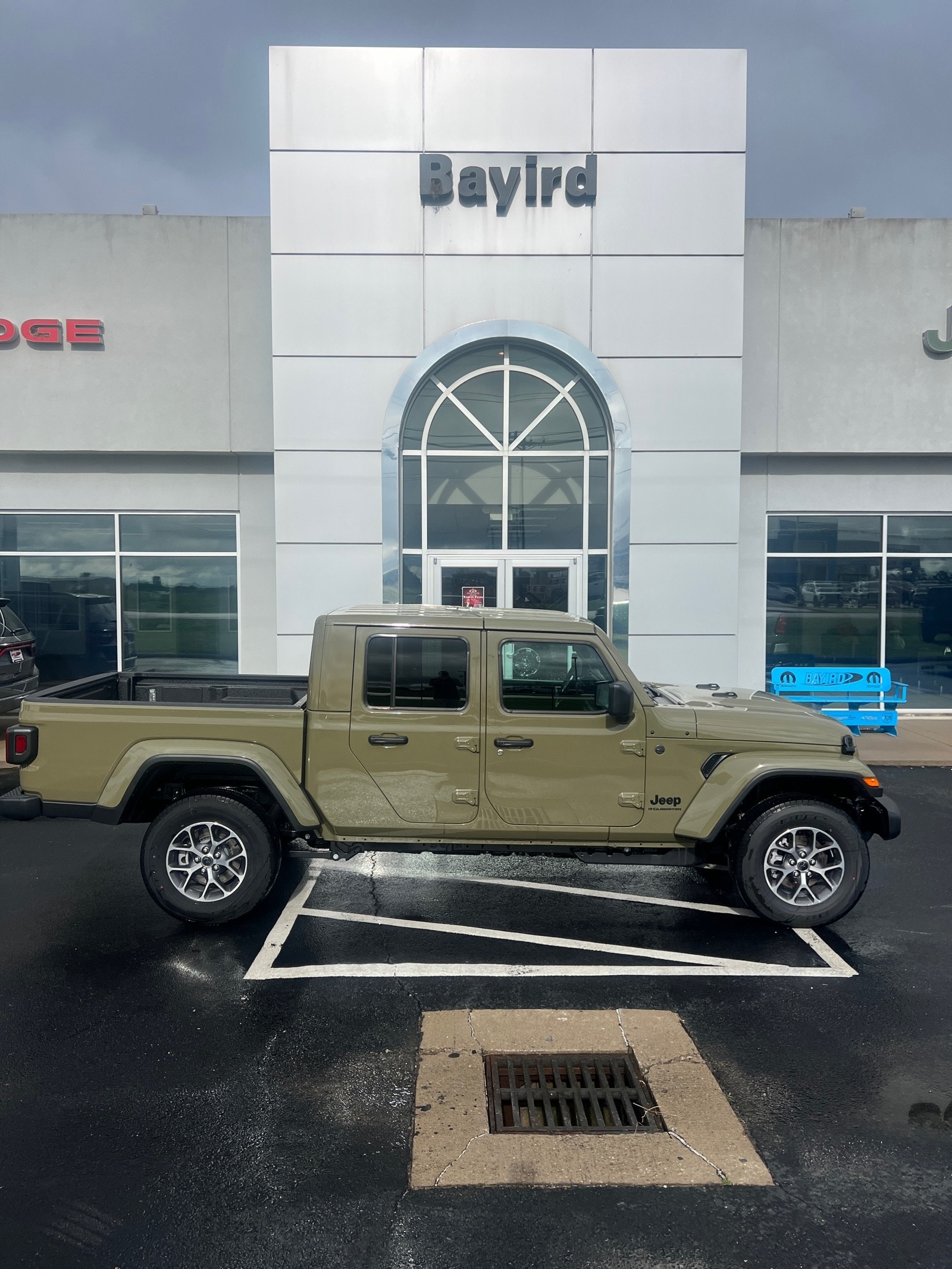 2026 Jeep Gladiator Sport S Auto's photo