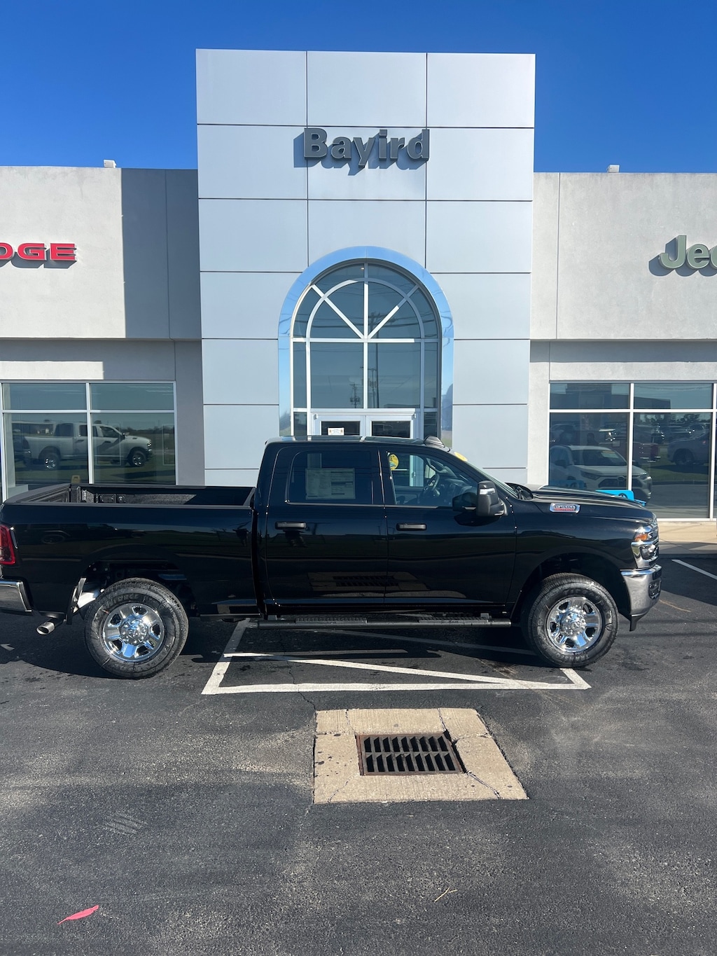 New 2026 Ram 2500 TRADESMAN CREW CAB 4X4 6'4 BOX Pickup