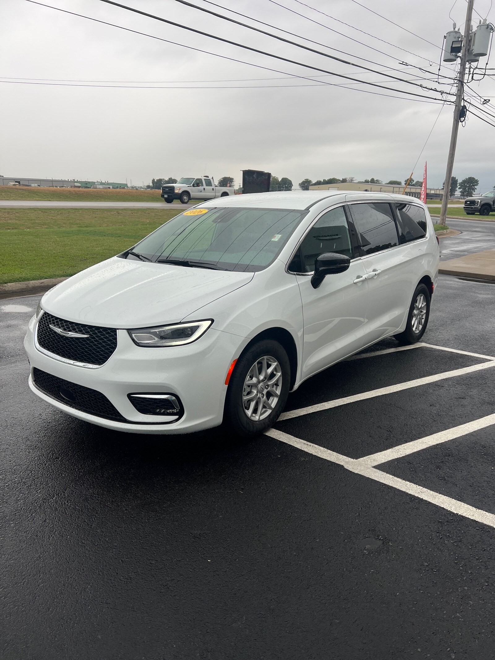 2026 Chrysler Pacifica photo 2