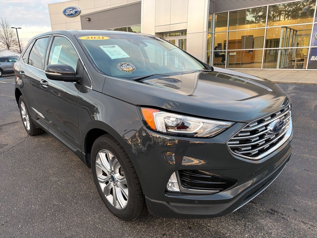 2021 Ford Edge Titanium's photo