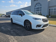 2026 Chrysler Pacifica Limited Passenger Van