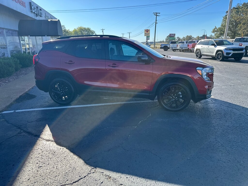 Used 2023 GMC Terrain SLE SUV