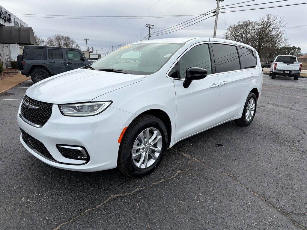 New 2026 Chrysler Pacifica Select Passenger Van