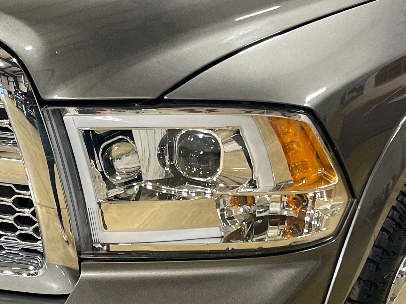 2012 Ram 1500 Laramie photo 4