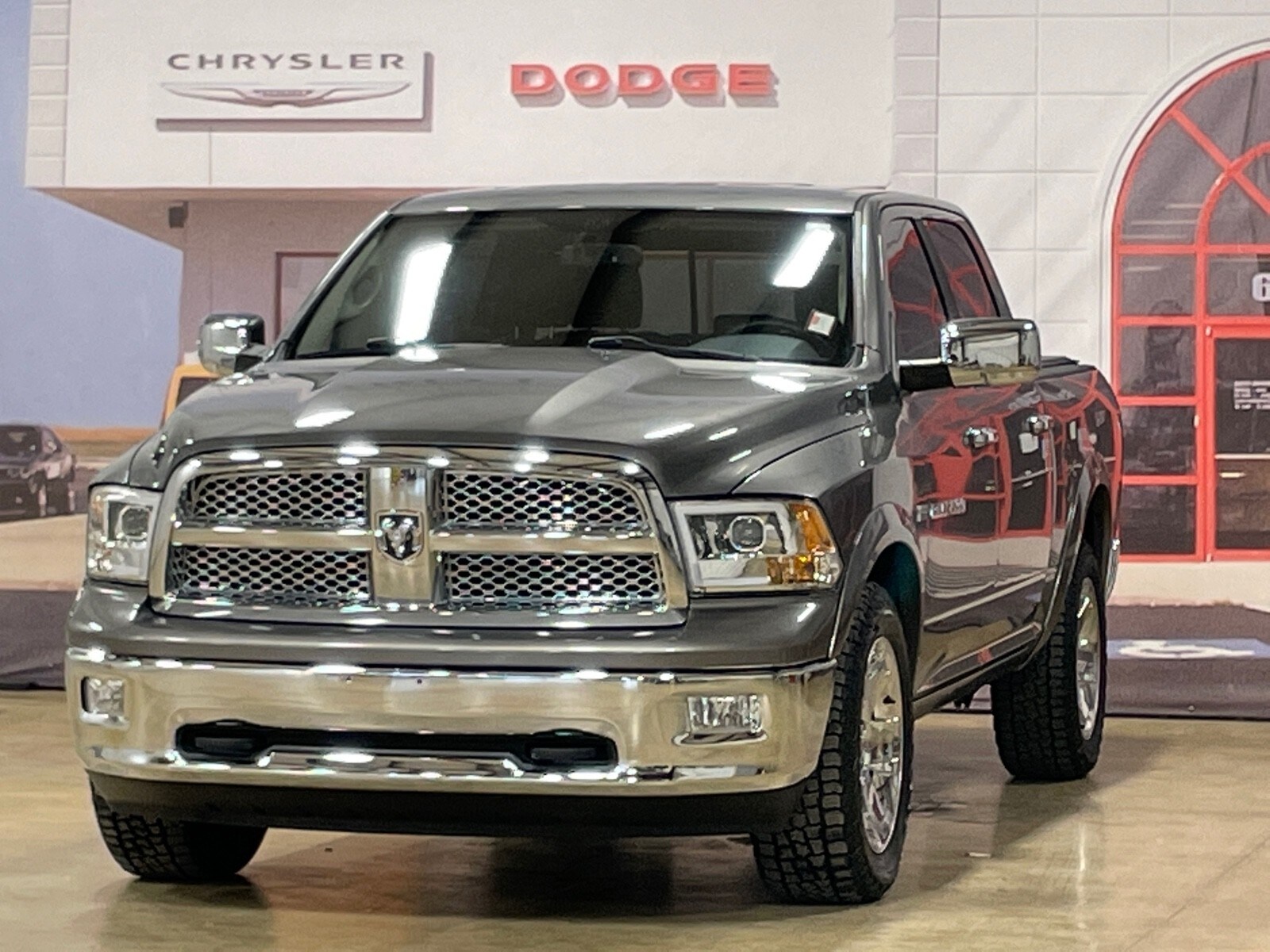 2012 Ram 1500 Laramie photo 3