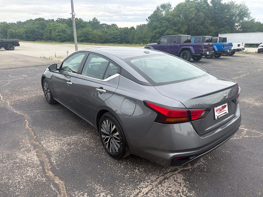 Used 2024 Nissan Altima 2.5 SV Sedan