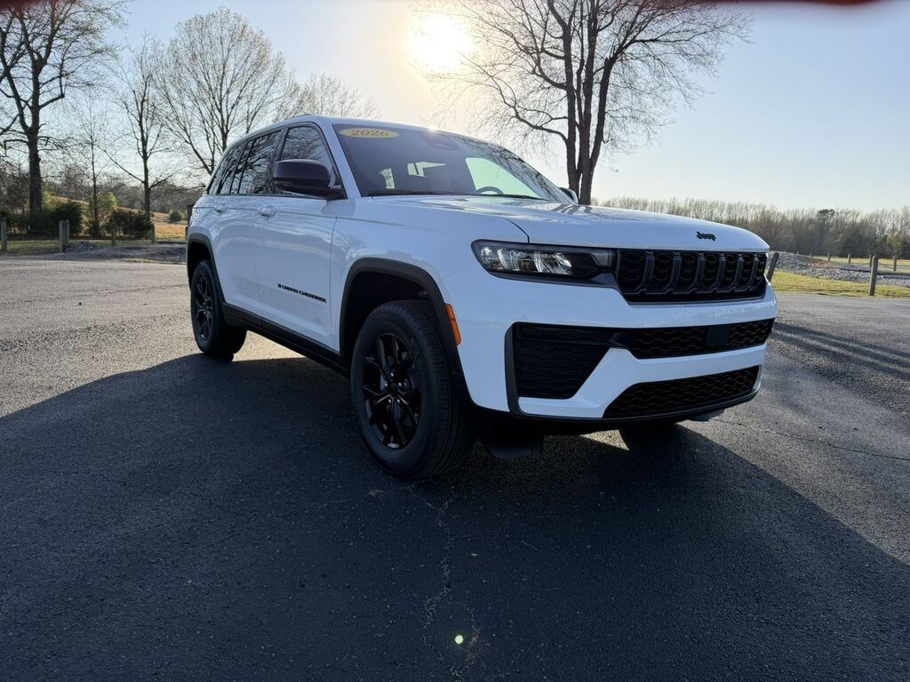 New 2026 Jeep Grand Cherokee Laredo Sport Utility
