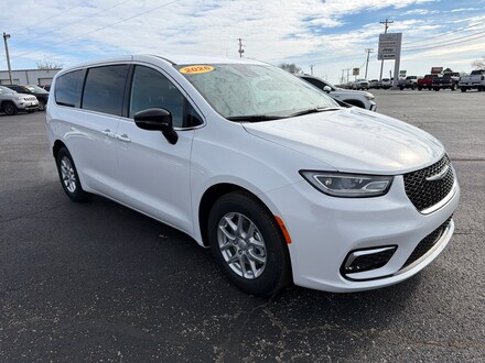 2026 Chrysler Pacifica Select Passenger Van